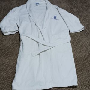 VTG Ritz Carlton Luxurious White Bathrobe. Bernard Robes